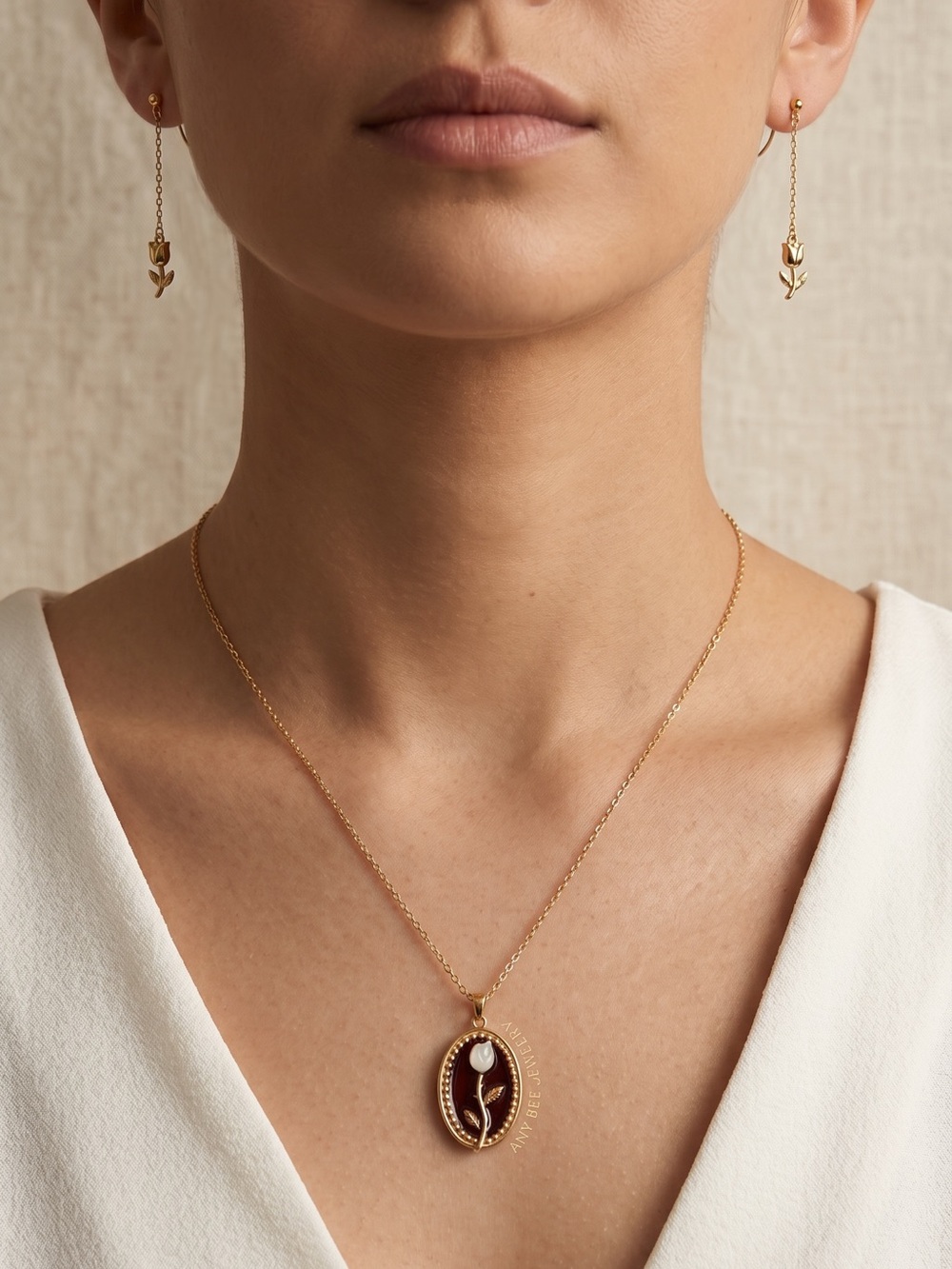 18k Gold Plated Freshwater Pearl Tulip Pendant Necklace. New.